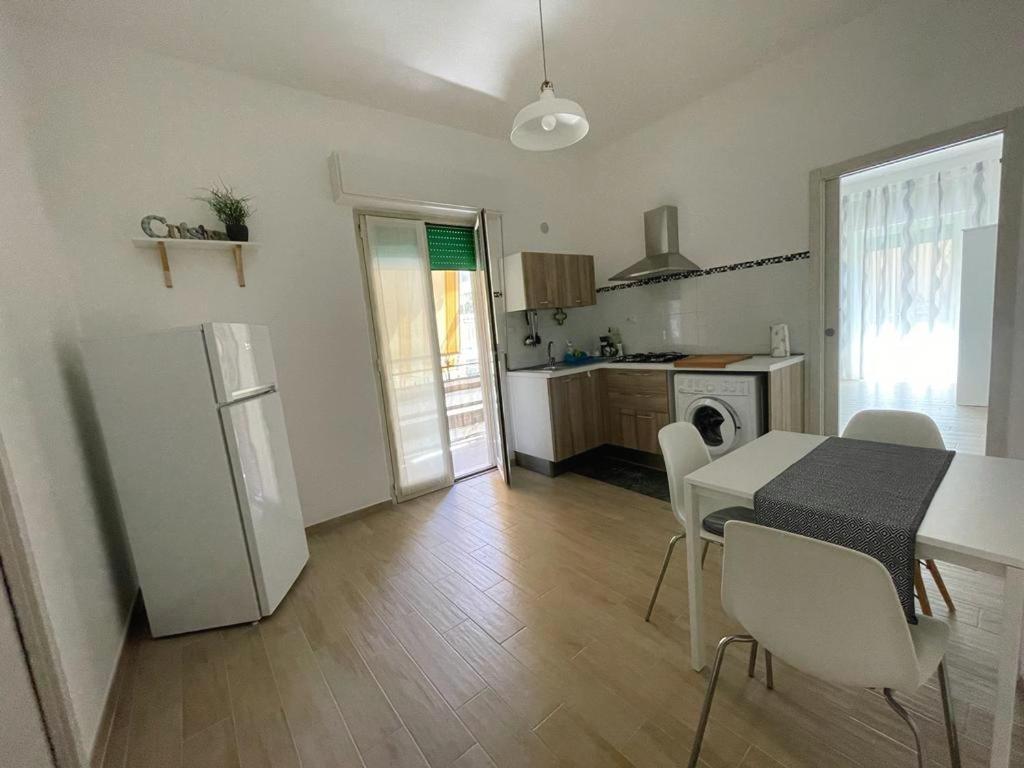 Anto'S Apartment - Giardini Naxos Ngoại thất bức ảnh