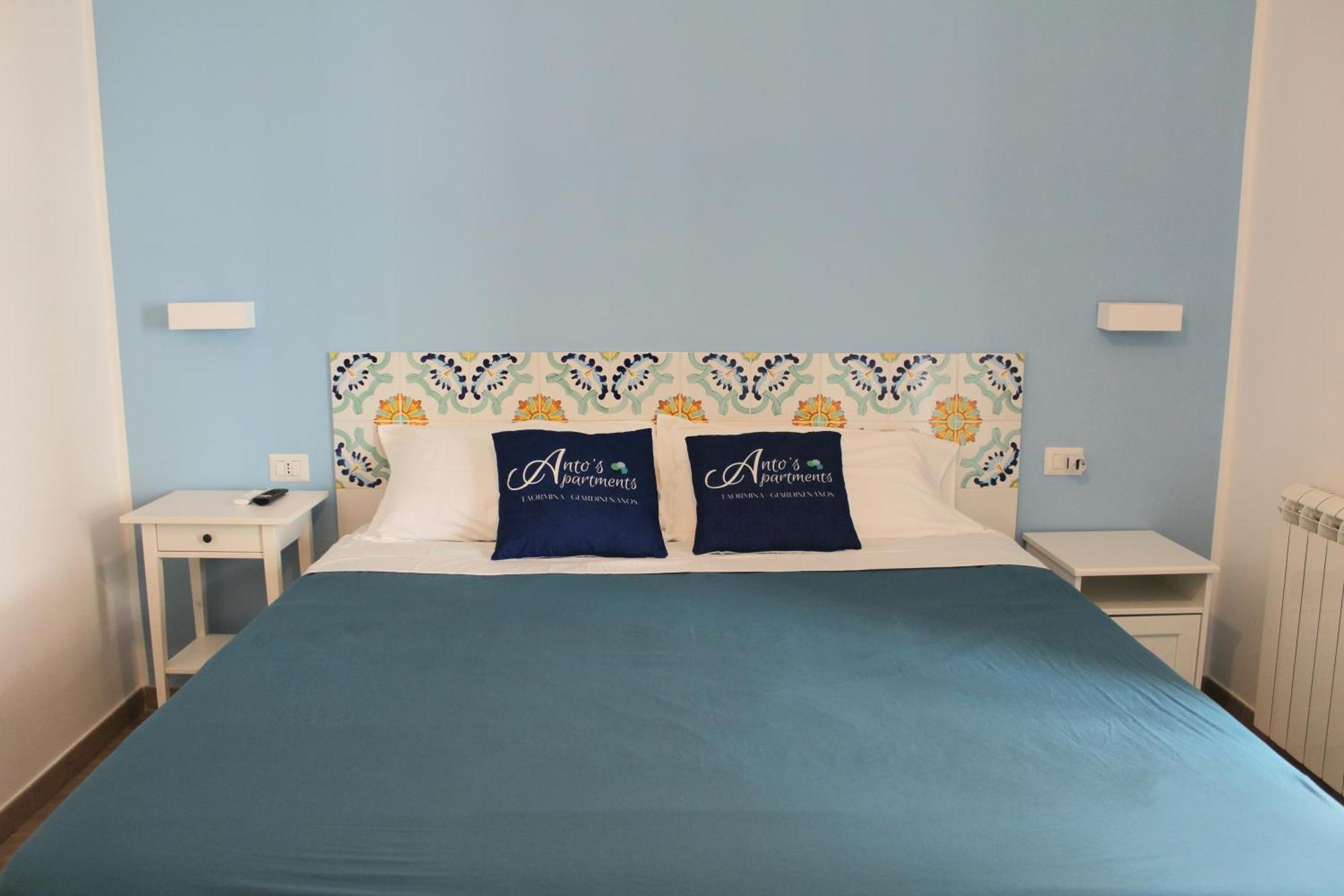 Anto'S Apartment - Giardini Naxos Ngoại thất bức ảnh