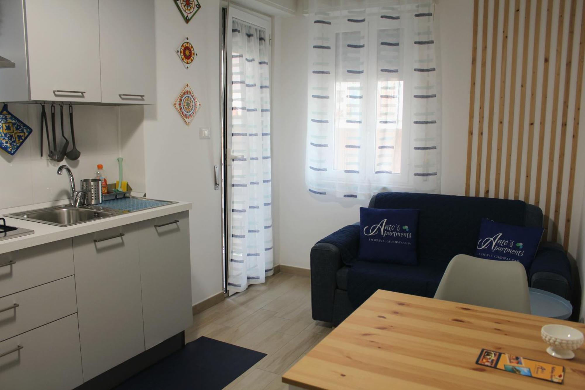 Anto'S Apartment - Giardini Naxos Ngoại thất bức ảnh